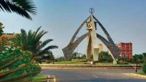 <img src="property-investment-lahore.jpg" alt="Best property investment options in Lahore 2025">